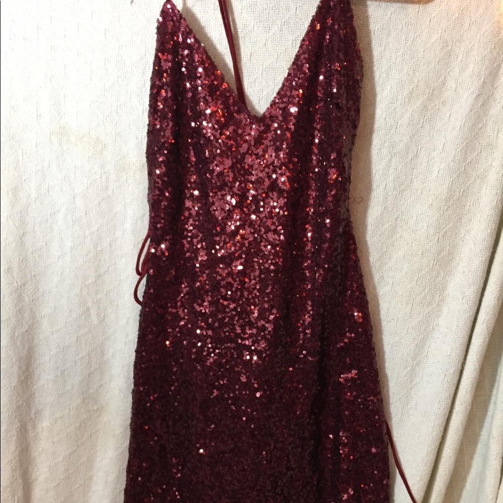 💫 fashion nova red sequin dress NWT 💫